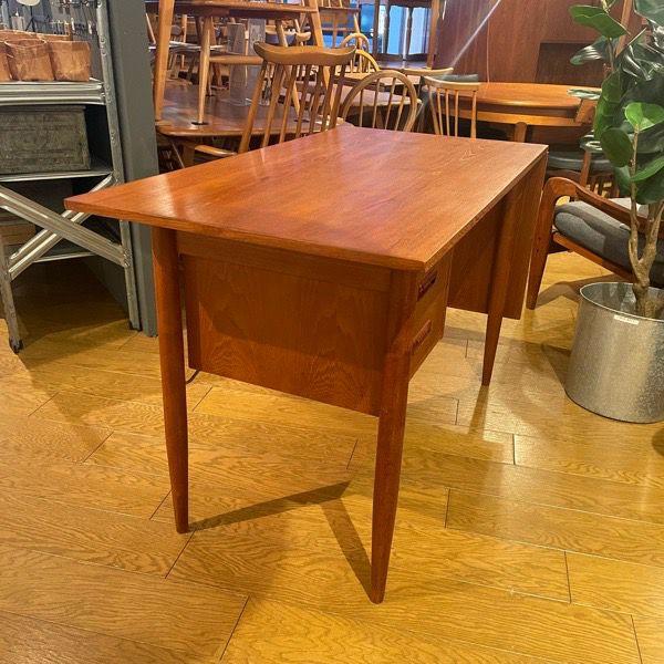 デンマーク製 ダニッシュ チーク デスク(伸長式） Danish Teak Desk